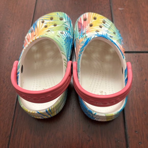 Girls Crocs 8 - Picture 2 of 3